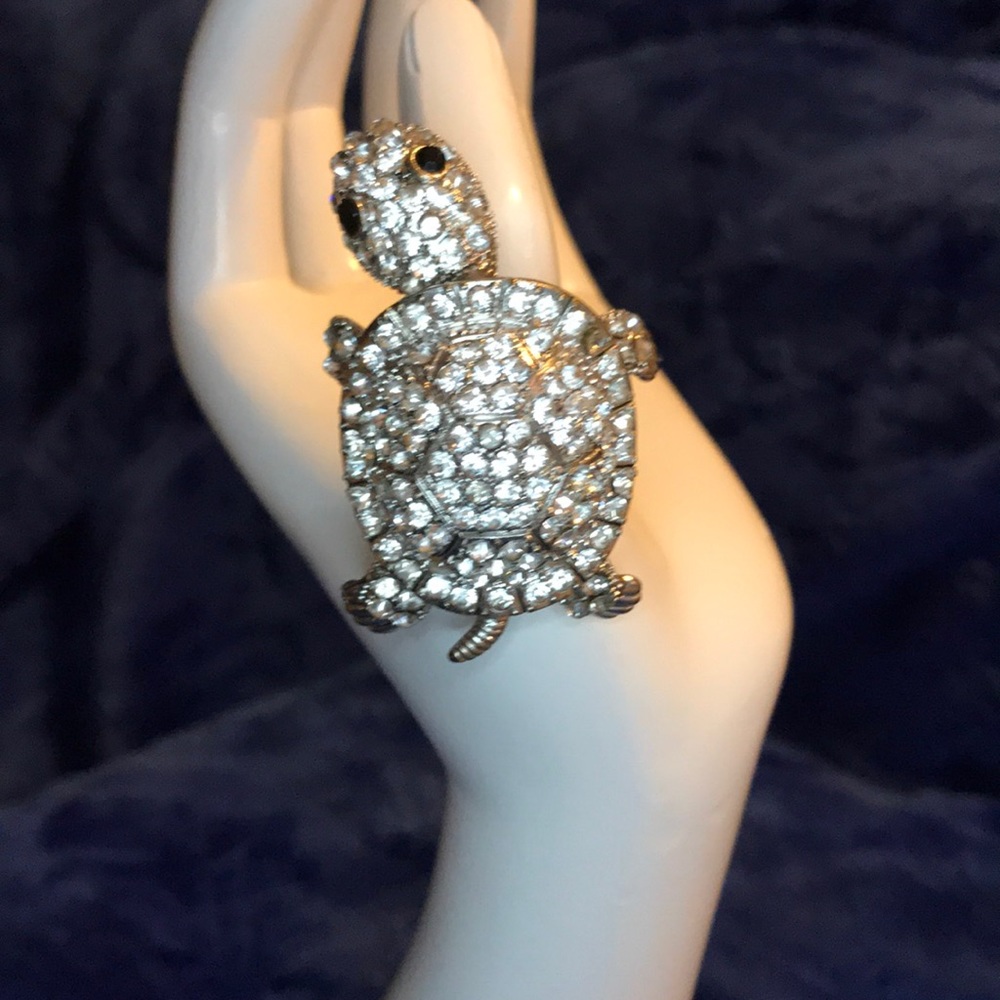 Moving Turtle Bling Ring